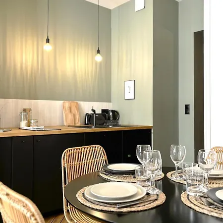 L'exotique - Vue Pl Vieux Marche - Standing Apartment *