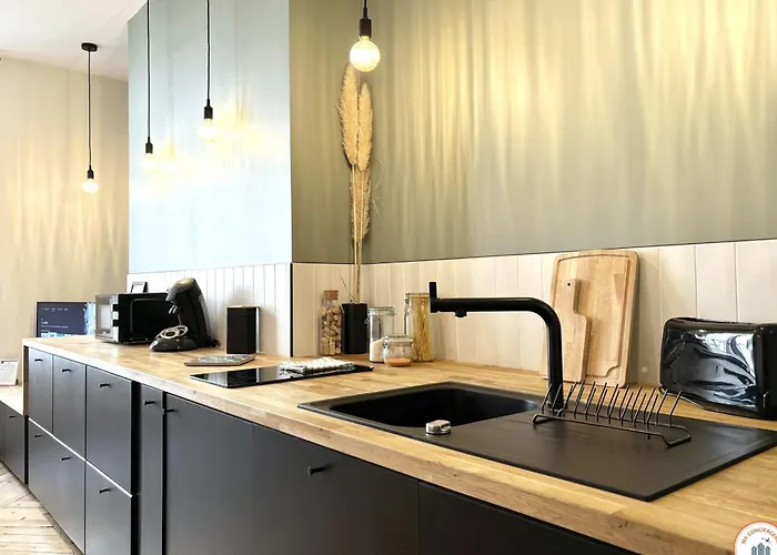 L'exotique - Vue Pl Vieux Marche - Standing Apartment